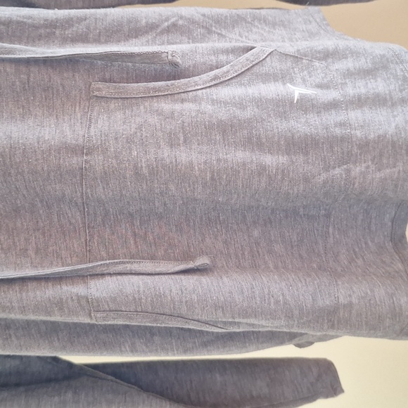 Old Navy Grey Pull-Over Hooded Long Sleeve Tee Size L Go Dry - Picture 4 of 8
